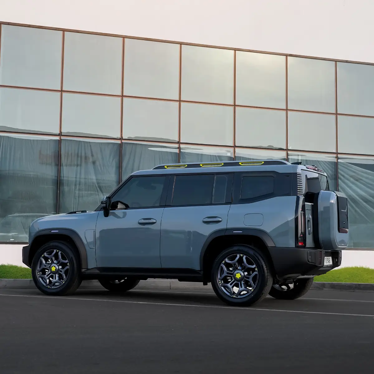 Vehicle Image 3