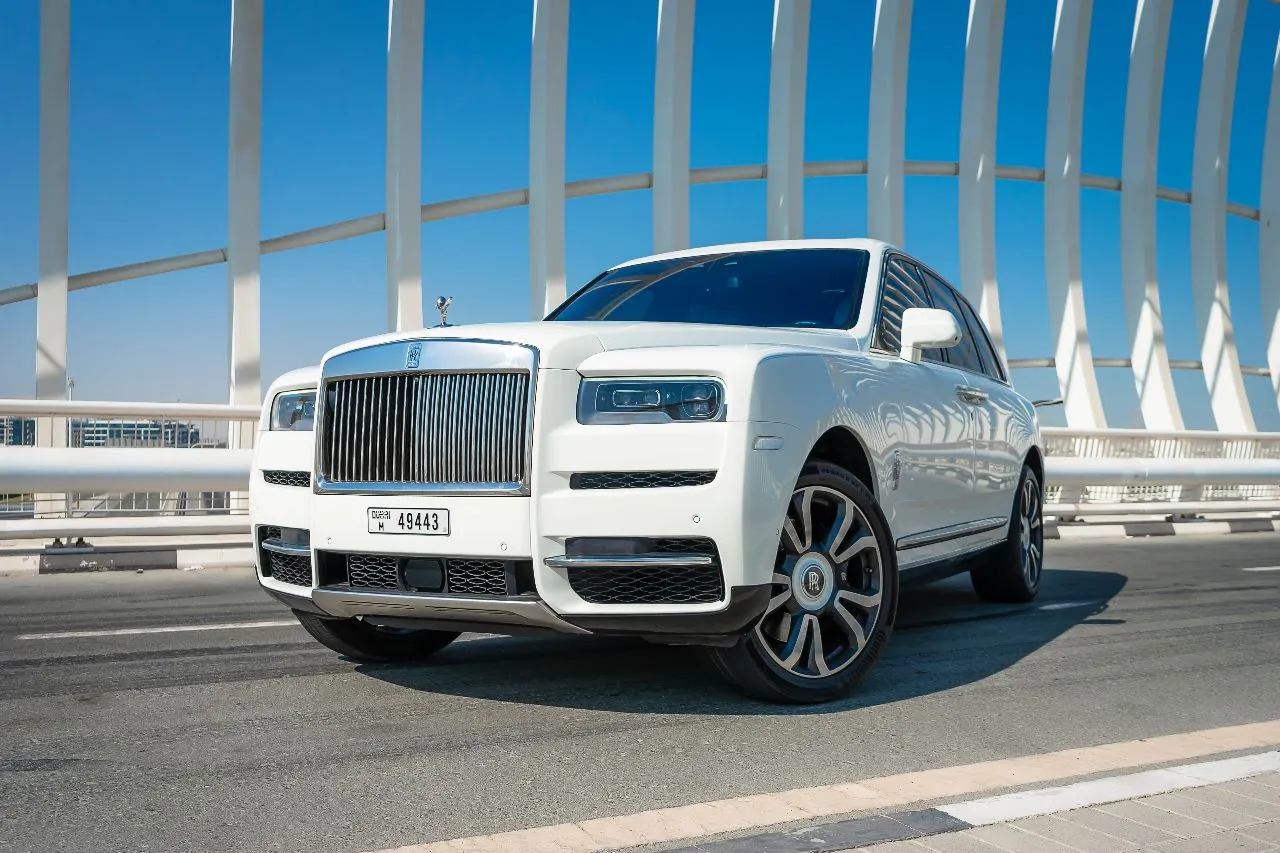 Rolls Royce Cullinan (White) 2019